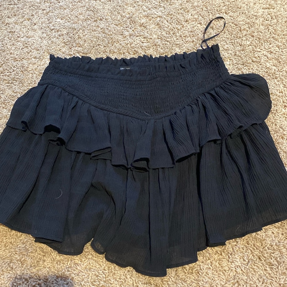 Black flowy mini skirt
